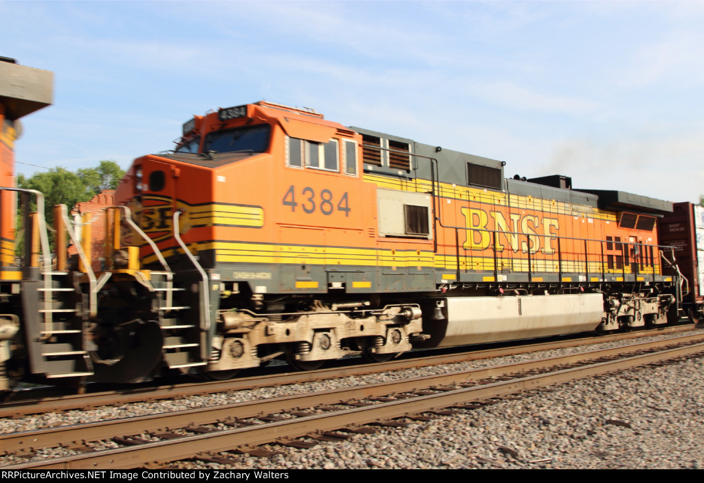 BNSF 4384